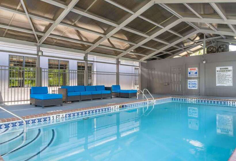 Otel Spark By Hilton Atlanta Cumberland Ballpark