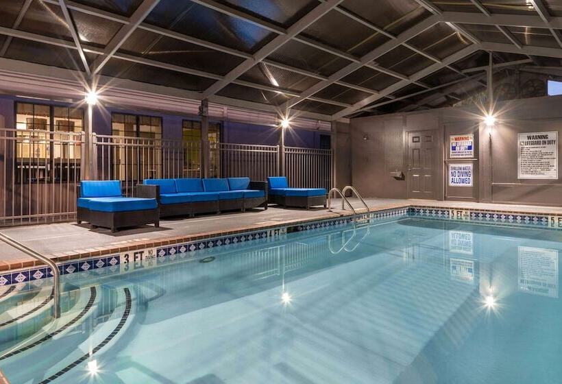 Otel Spark By Hilton Atlanta Cumberland Ballpark