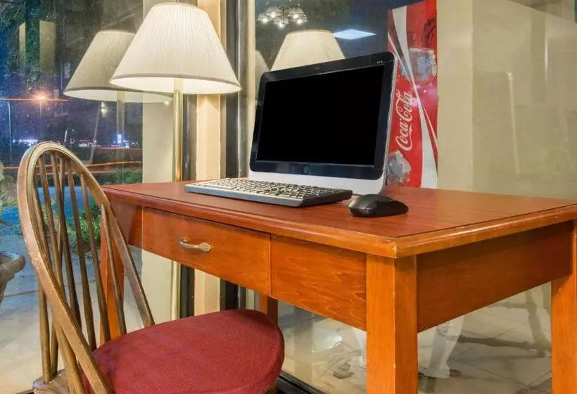 فندق Days Inn By Wyndham Clanton Al