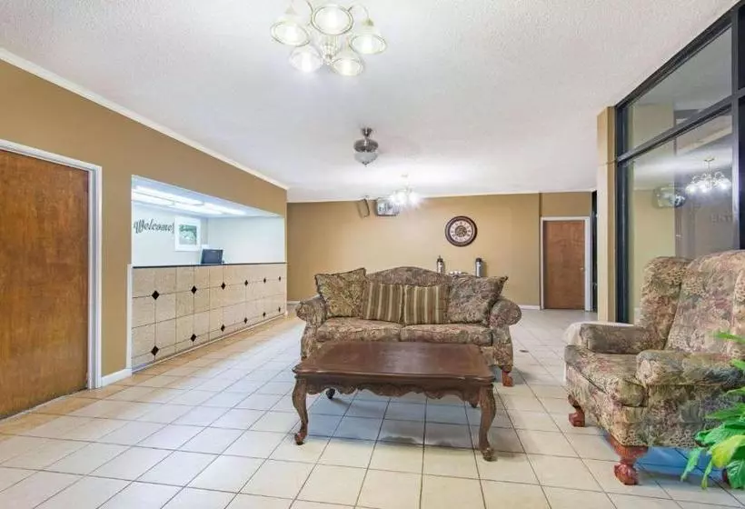 فندق Days Inn By Wyndham Clanton Al