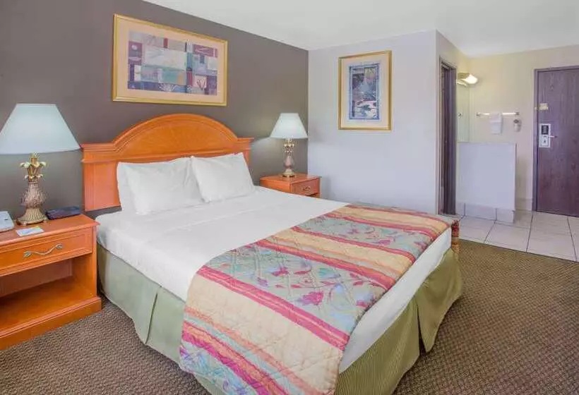 هتل Days Inn By Wyndham Portage