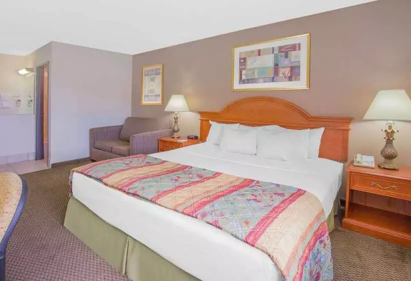 هتل Days Inn By Wyndham Portage