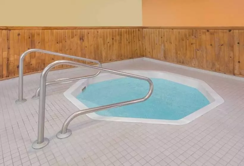 هتل Days Inn By Wyndham Portage