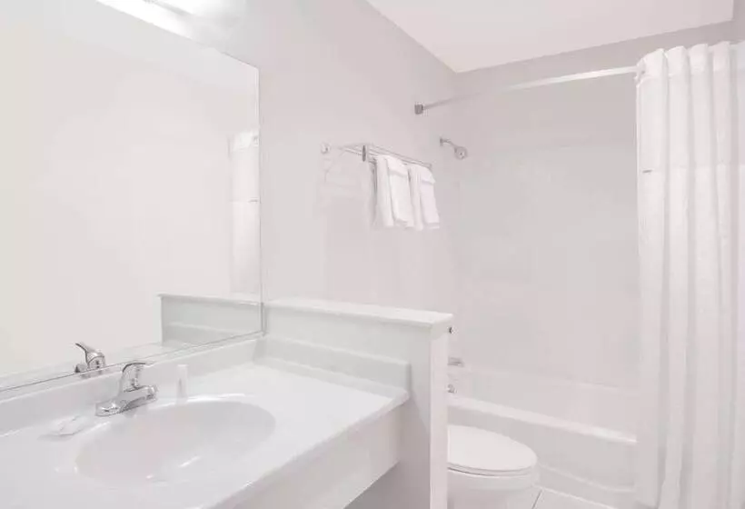 هتل Days Inn By Wyndham Portage