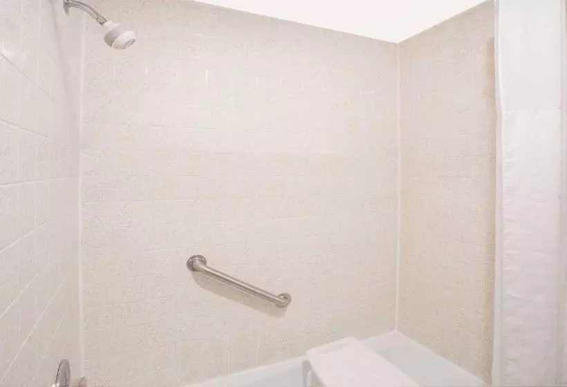 هتل Days Inn By Wyndham Portage