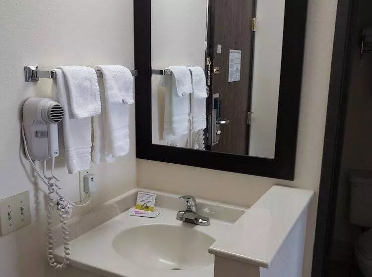 هتل Days Inn By Wyndham Portage