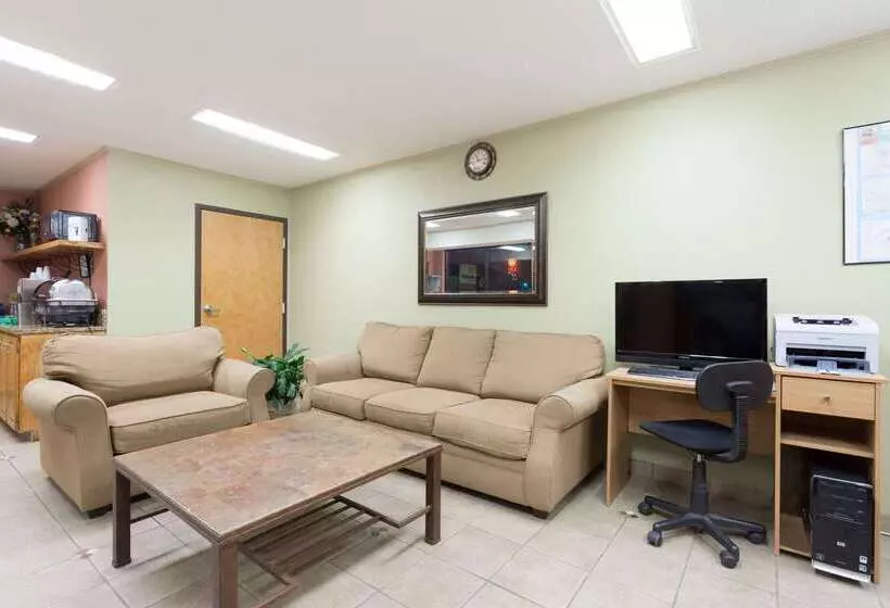 ホテル Days Inn By Wyndham Reidsville