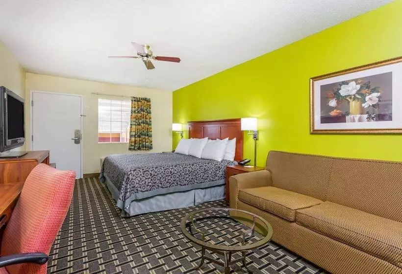 Отель Days Inn By Wyndham Trenton