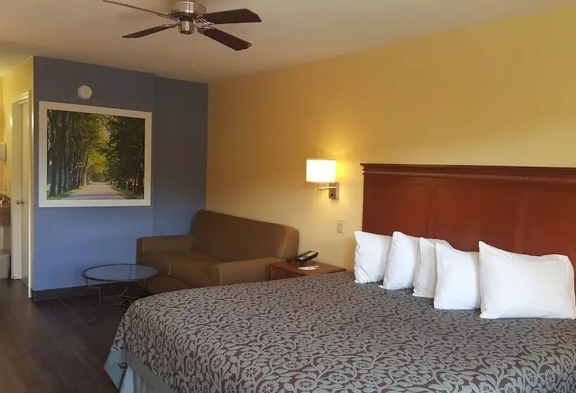 Отель Days Inn By Wyndham Trenton