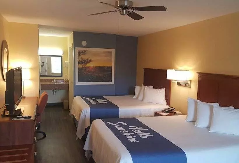 Отель Days Inn By Wyndham Trenton