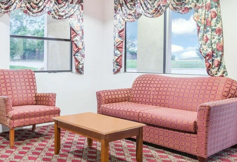 فندق Deluxe Inn Denton