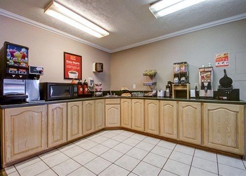 酒店 Econo Lodge Inn & Suites