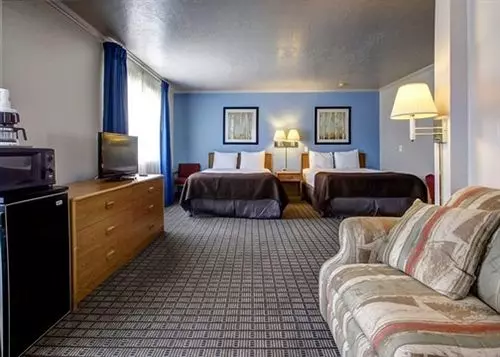 Отель Econo Lodge Inn & Suites