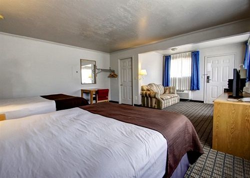 酒店 Econo Lodge Inn & Suites