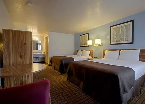 Отель Econo Lodge Inn & Suites