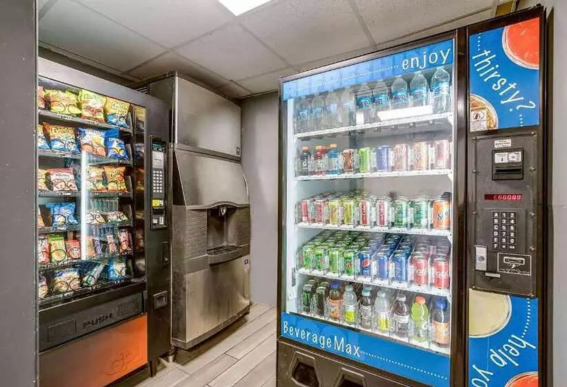 酒店 Travelodge By Wyndham Canton Livonia Area, Mi