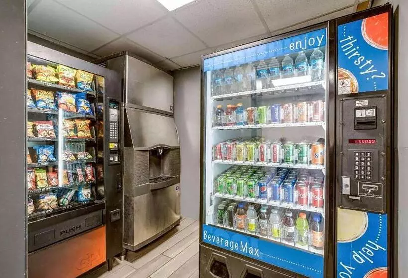 酒店 Travelodge By Wyndham Canton Livonia Area, Mi