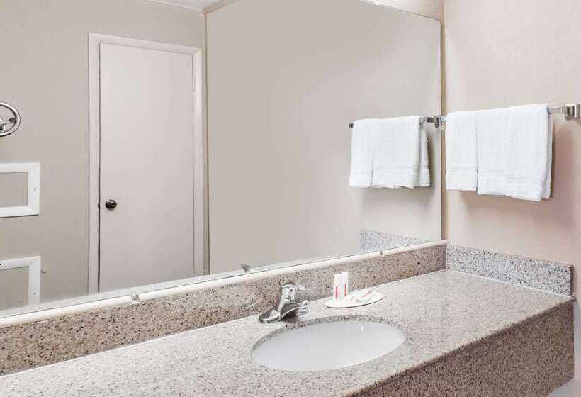 호텔 Travelodge By Wyndham Ridgeway Martinsville Area