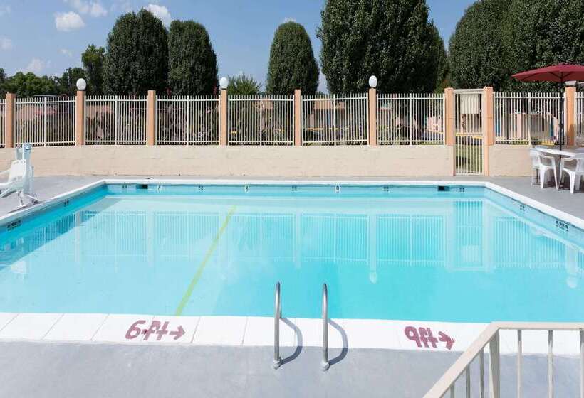 호텔 Travelodge By Wyndham Ridgeway Martinsville Area