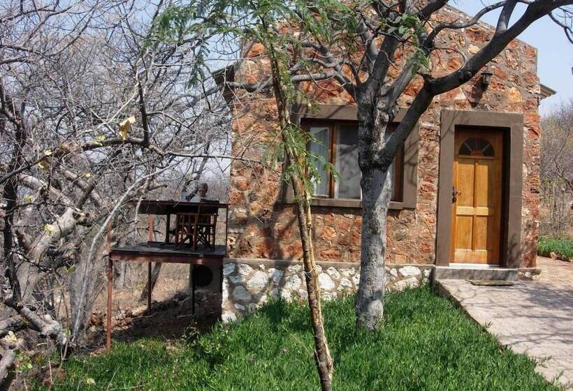 پانسیون Onduri Lodge   In Okaukuejo