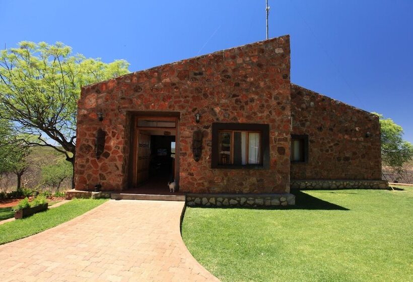 پانسیون Onduri Lodge   In Okaukuejo