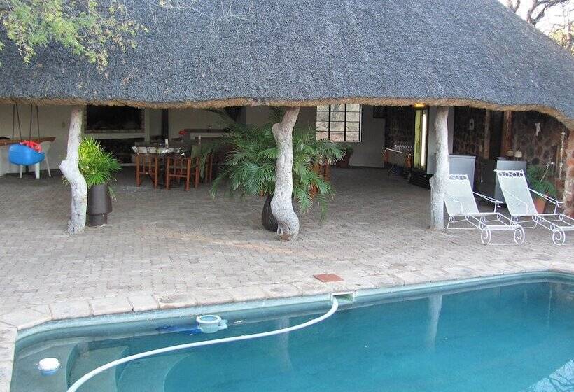 پانسیون Onduri Lodge   In Okaukuejo