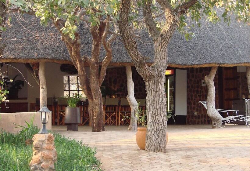 پانسیون Onduri Lodge   In Okaukuejo