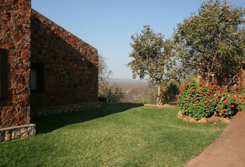 پانسیون Onduri Lodge   In Okaukuejo