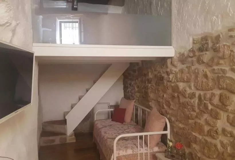 El Encanto De Mora