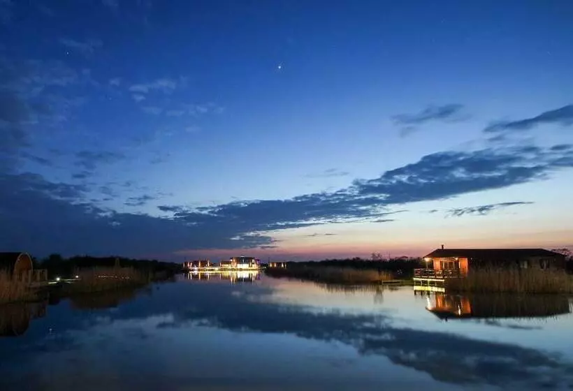 Lakeside Fishing Lodges