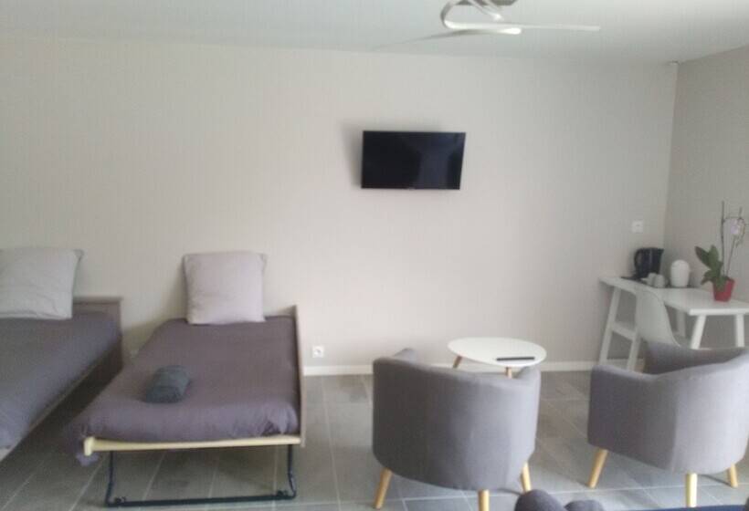 بنسيون Au Pied Du Lariat