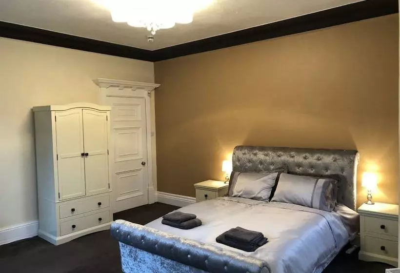ペンション Castle Manor