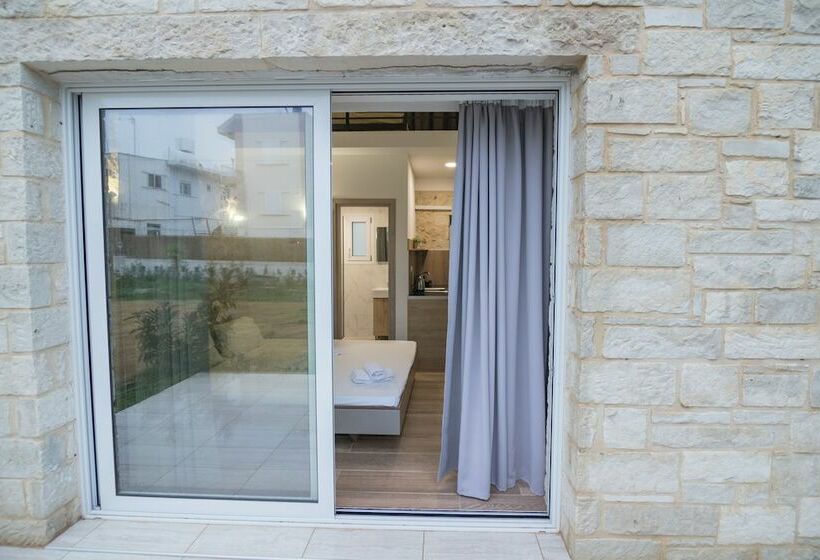 Pensão Michalianna Suites