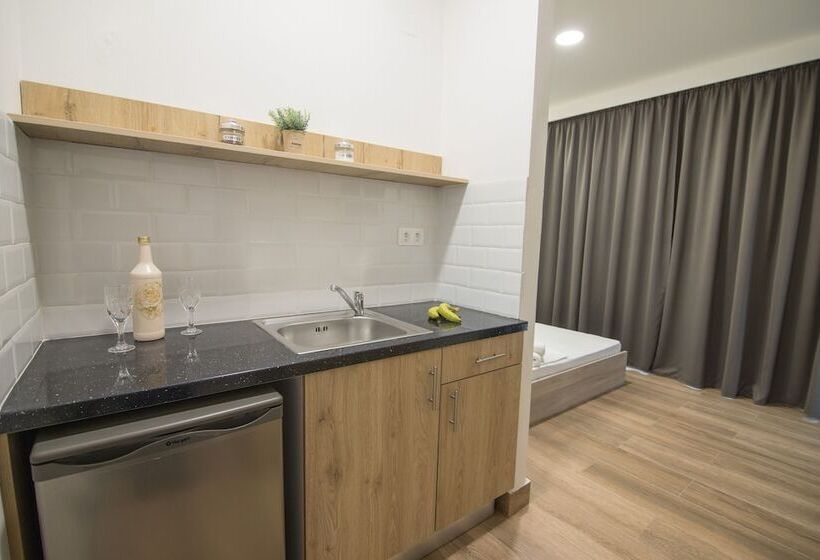 Pensão Michalianna Suites