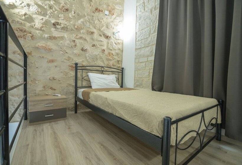 Pensão Michalianna Suites