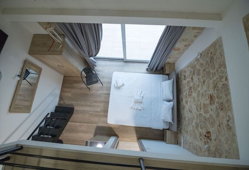 Pensão Michalianna Suites