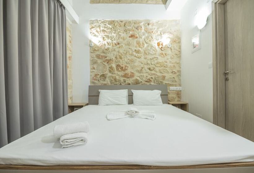 Pensão Michalianna Suites