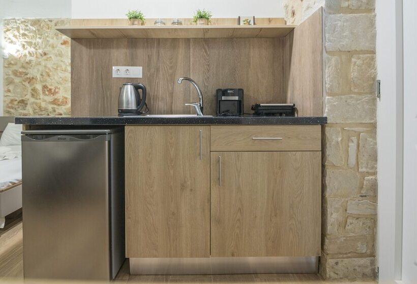 Pensão Michalianna Suites