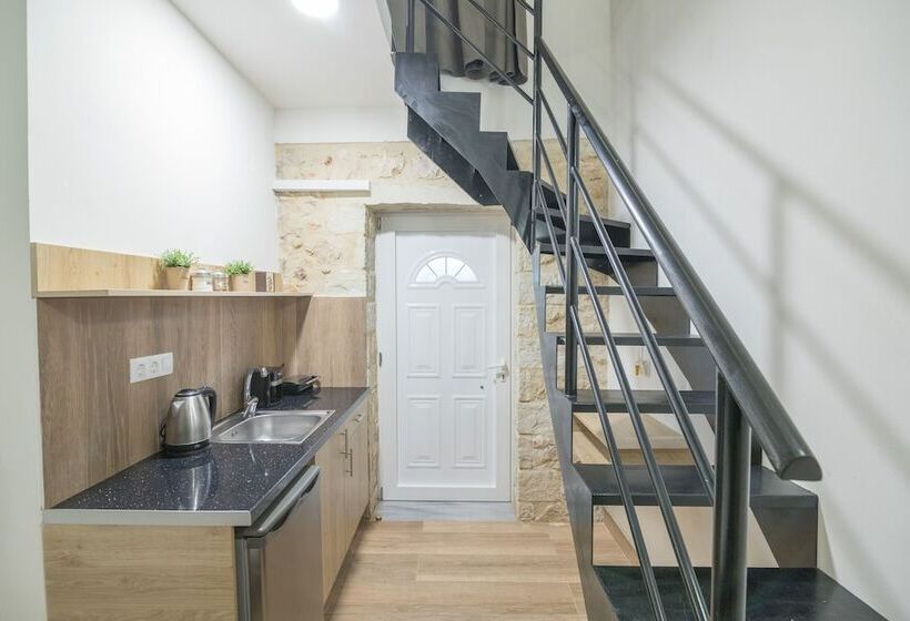 Pensão Michalianna Suites