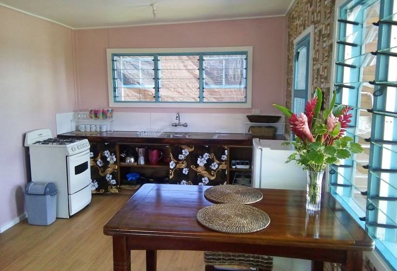 Panzió Raintree Bure