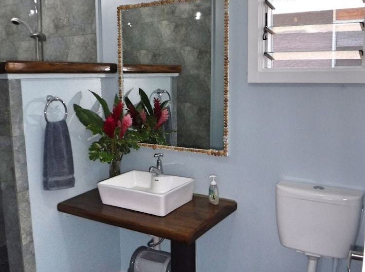 Panzió Raintree Bure