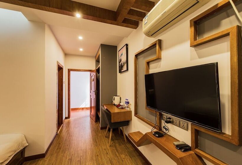 פנסיון T&e Home