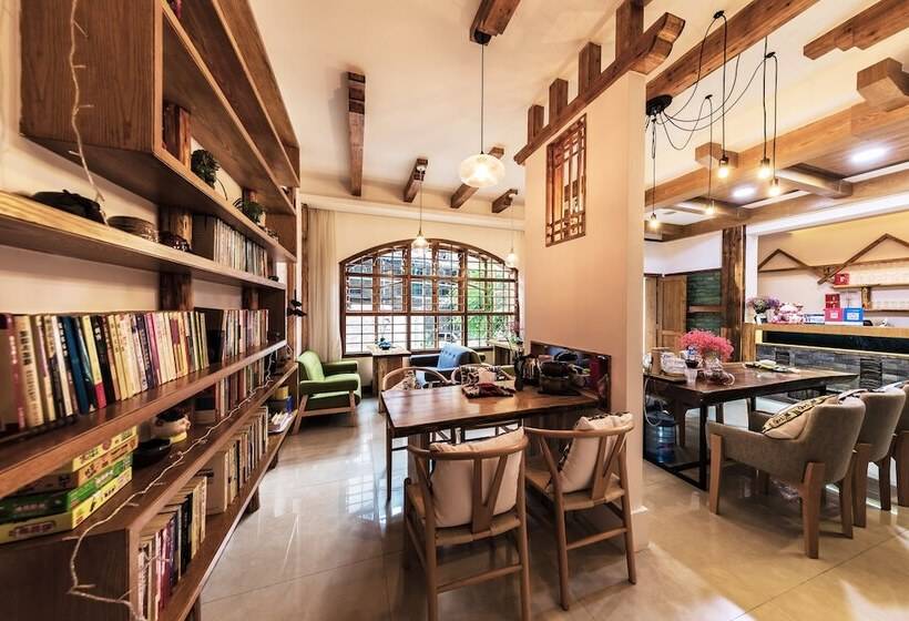 פנסיון T&e Home