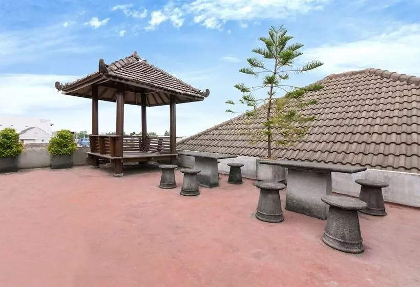 Hotelli Penginapan Rb Syariah By Oyo Rooms