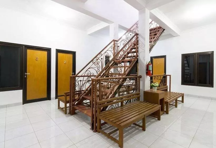 Hotelli Penginapan Rb Syariah By Oyo Rooms