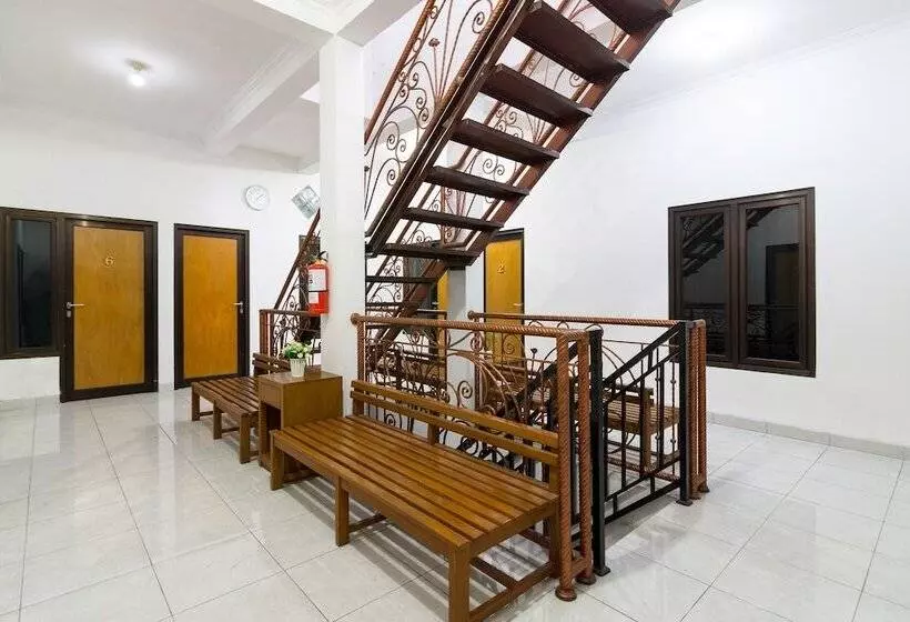 Hotelli Penginapan Rb Syariah By Oyo Rooms