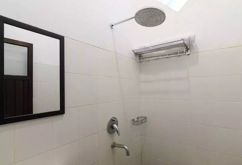 Hotelli Penginapan Rb Syariah By Oyo Rooms