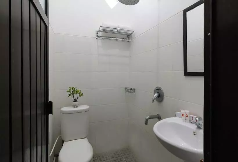 Hotelli Penginapan Rb Syariah By Oyo Rooms