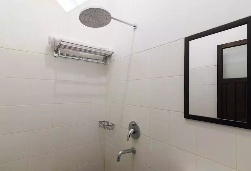 Hotelli Penginapan Rb Syariah By Oyo Rooms