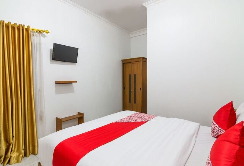 בית מלון כפרי Penginapan Rb Syariah By Oyo Rooms